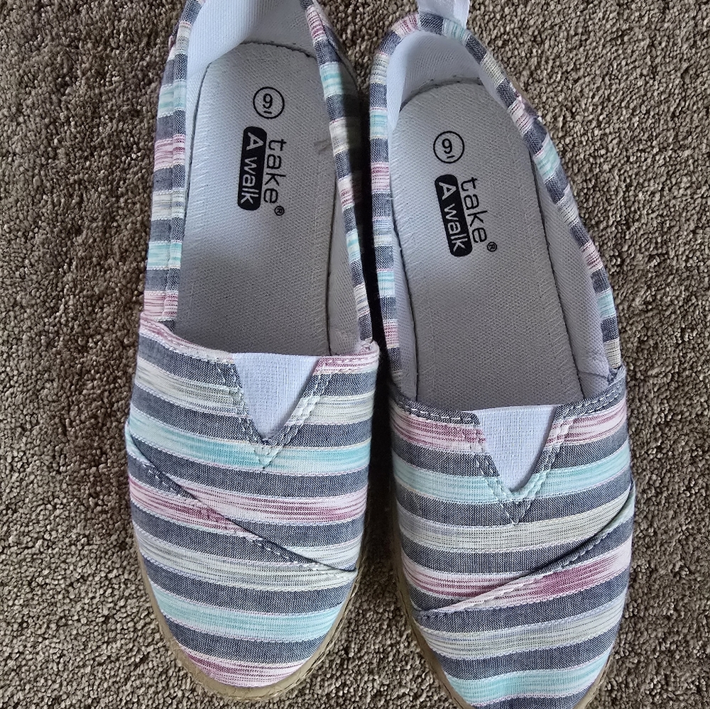 Take A walk Flats, Size 9  NWOT